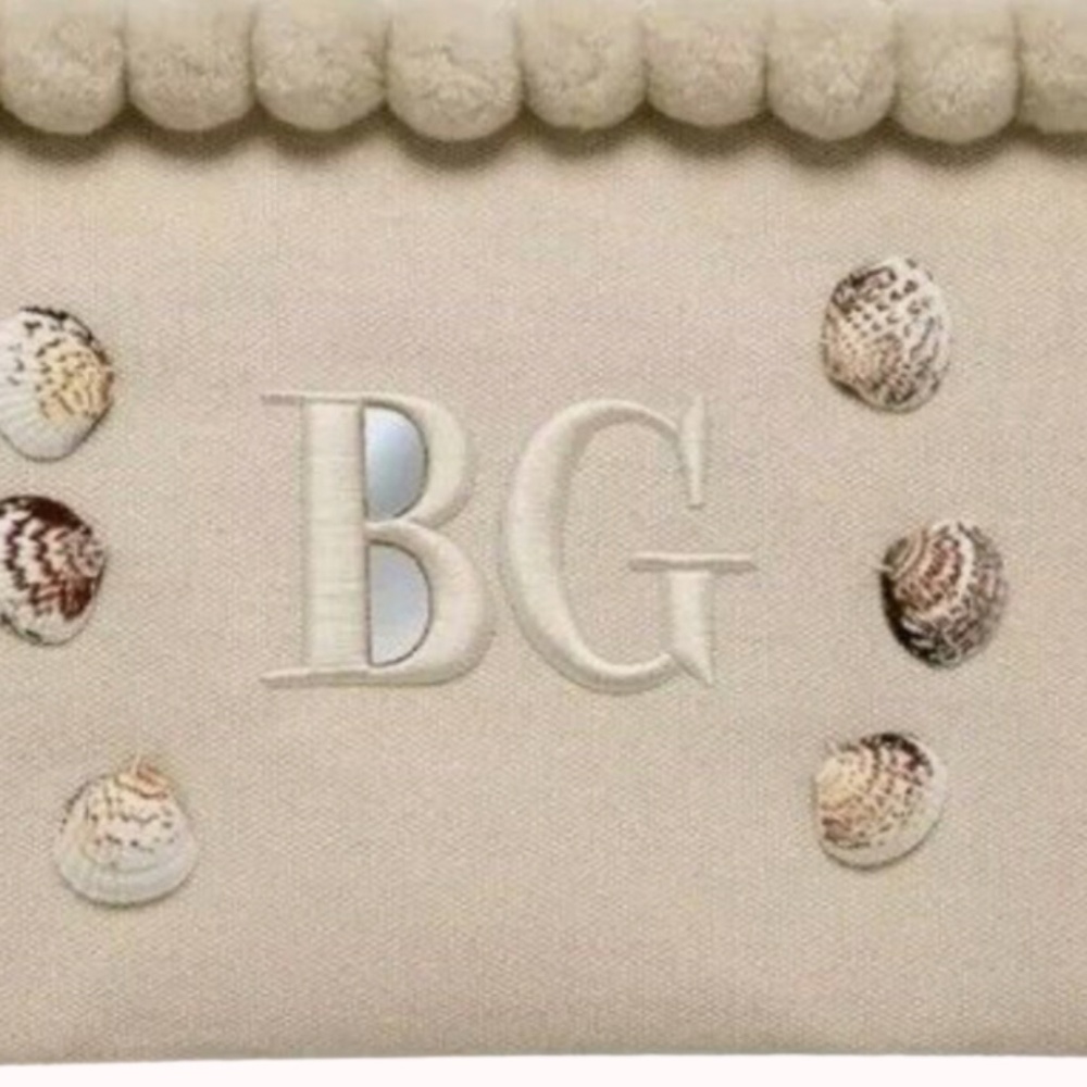 Bergdorf Goodman Bag Beach Seashells Tassel Pom Pom Large NEW - Picture 4 of 5